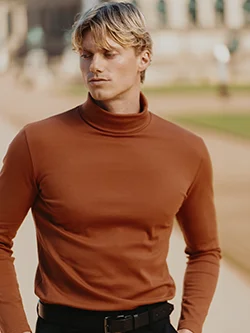 Rollkragenshirt Zimt
