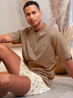 T-Shirt mit Dackelmotiv Haselnuss
